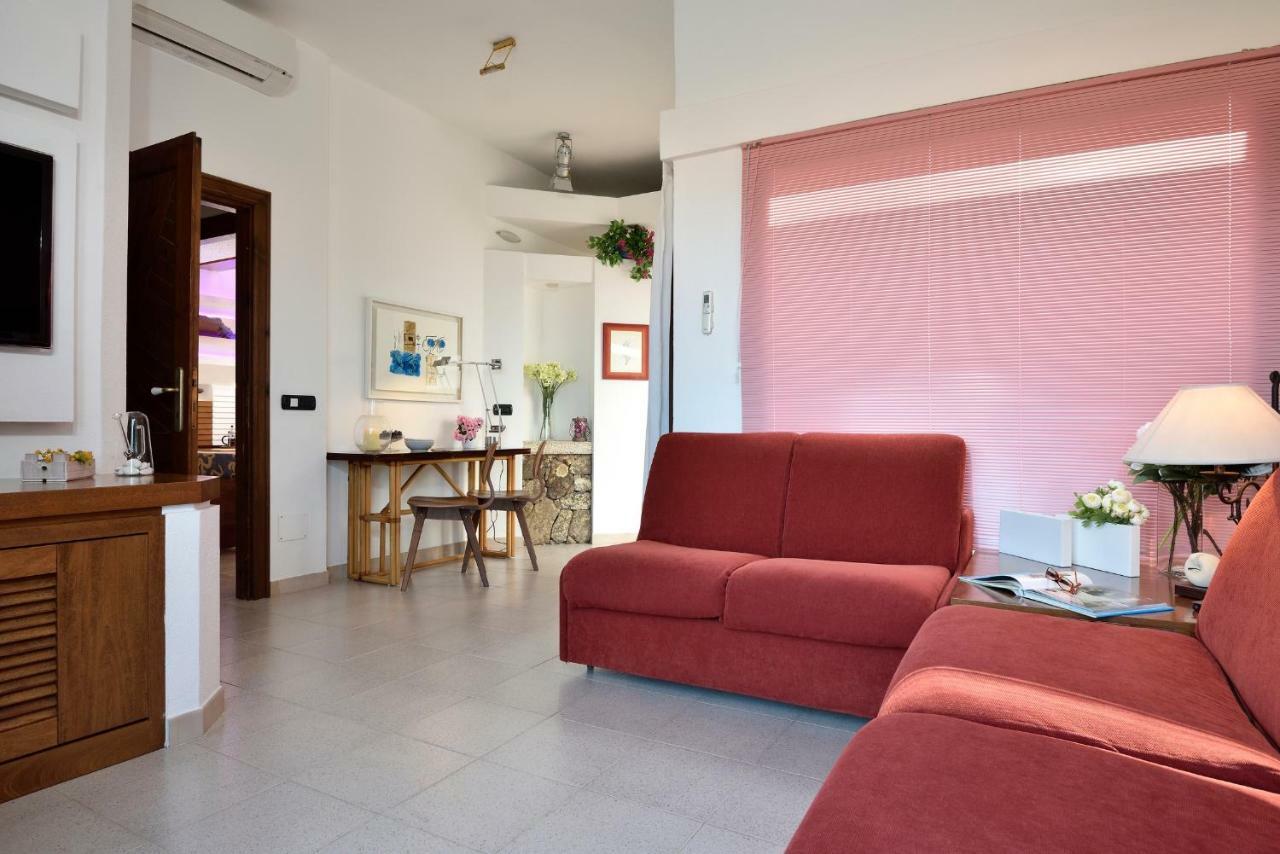 Residence L'Ea Di Lavru - Appartamenti Mono-Bilo-Trilocali Порто Сан Паоло Екстериор снимка